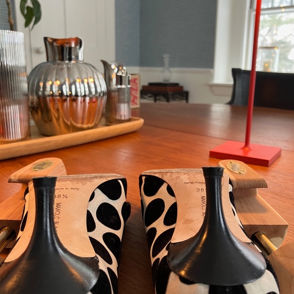 Manolo Blahnik Gorina Velvet Polka-Dot Pumps - Picture 4 of 8